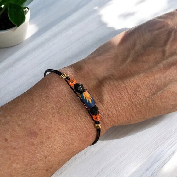 Black Boho Tribal Wire Beaded Bangle Bracelet With Gold Accents & Hook Clasp - Picture 2 of 3